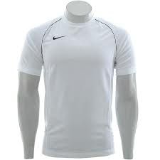 21 - Camiseta Nike Cores